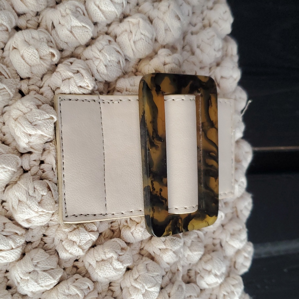 Textured Handbag - Picture 3 of 8